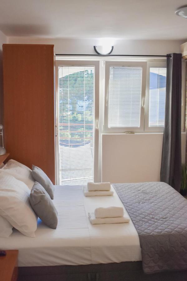 Apartmani Luky Karlobag Dış mekan fotoğraf